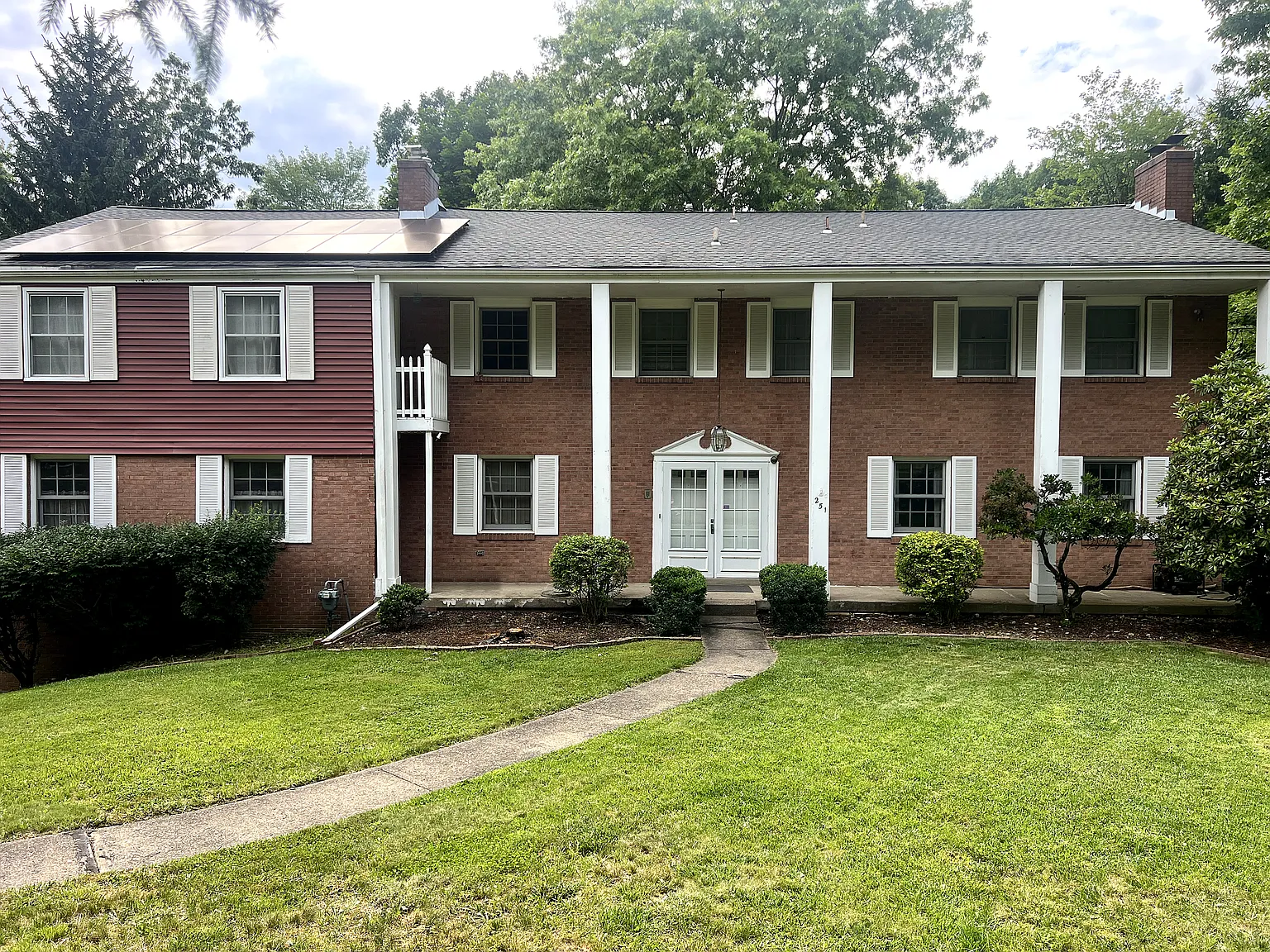 4 bed, 3.5 bath, 4370 sqft, $3,995 — Photo 1