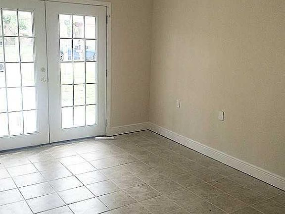 4th image of 5113 Dueling Oaks Dr