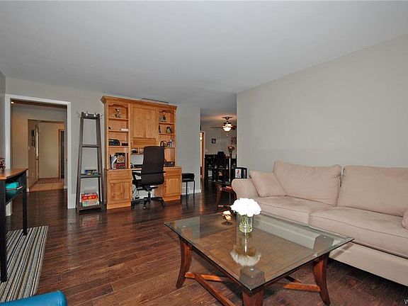 4th image of 66 Millwood Dr