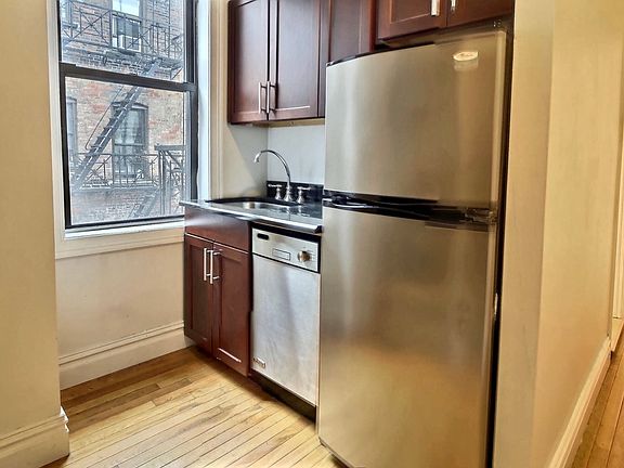 3rd image of 345 E 12th St APT 25