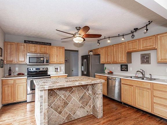 3rd image of 8605 Essex Orchard Sta