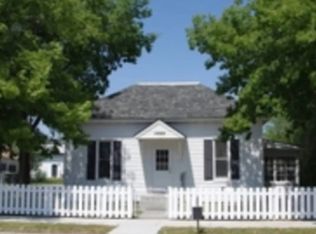 1059 Cedar St, Forsyth, MT 59327