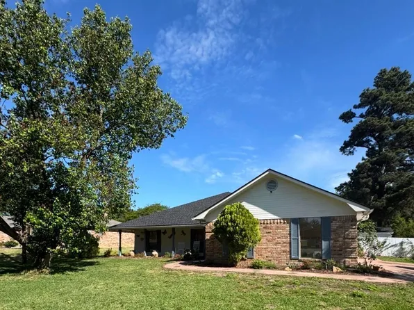 303 Linda Ln, Lindale, TX 75771