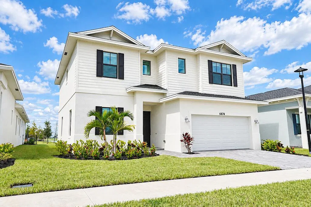 4 bed, 3.5 bath, 2570 sqft, $4,950 — Photo 2