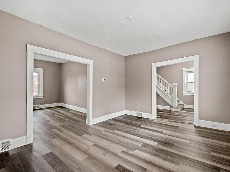 1108 Main St — Photo 17