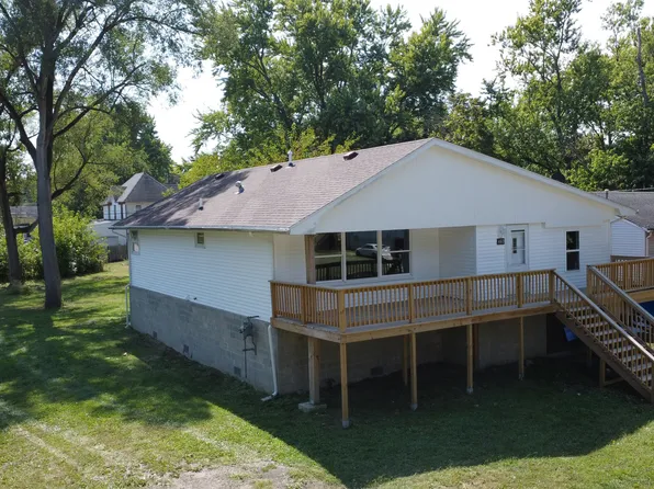 465 E Ash St, Watseka, IL 60970