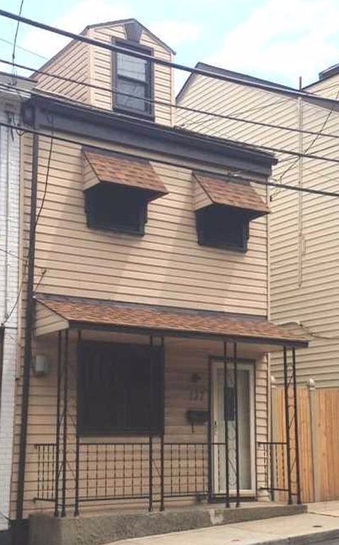 137 S 12th St - Property Image