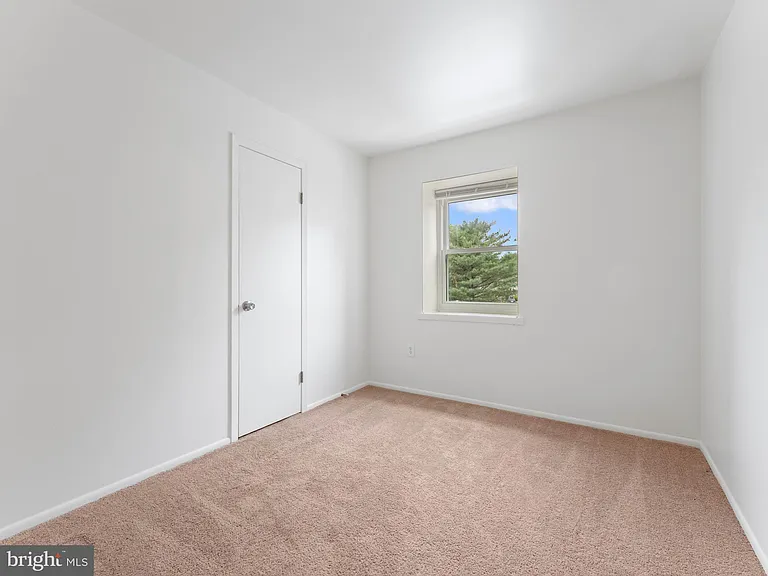 1809 Silver Ct — Photo 17