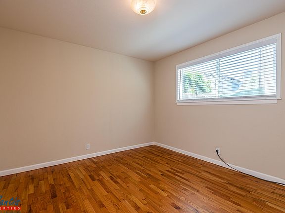 5th image of 2328 Karen Dr APT 4