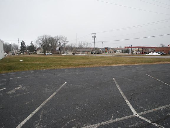 4th image of Columbus Dr