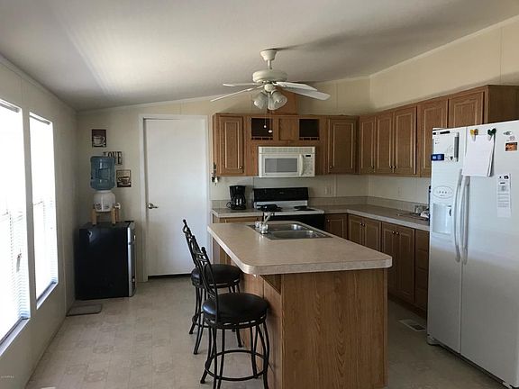 3rd image of 2055 E Michigan Ave