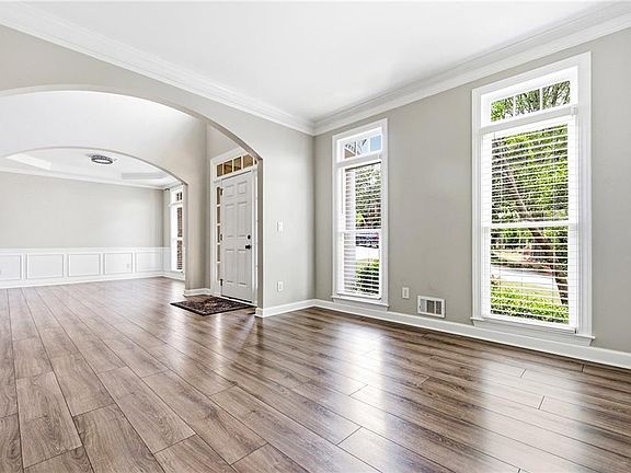 3rd image of 5211 Forest View Trl SE