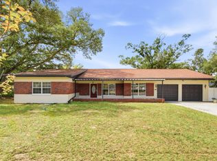 6121 Whiteway Dr, Temple Terrace, FL 33617