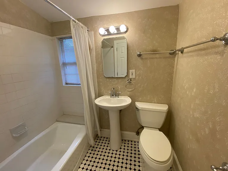 Post St 2908 — Photo 19