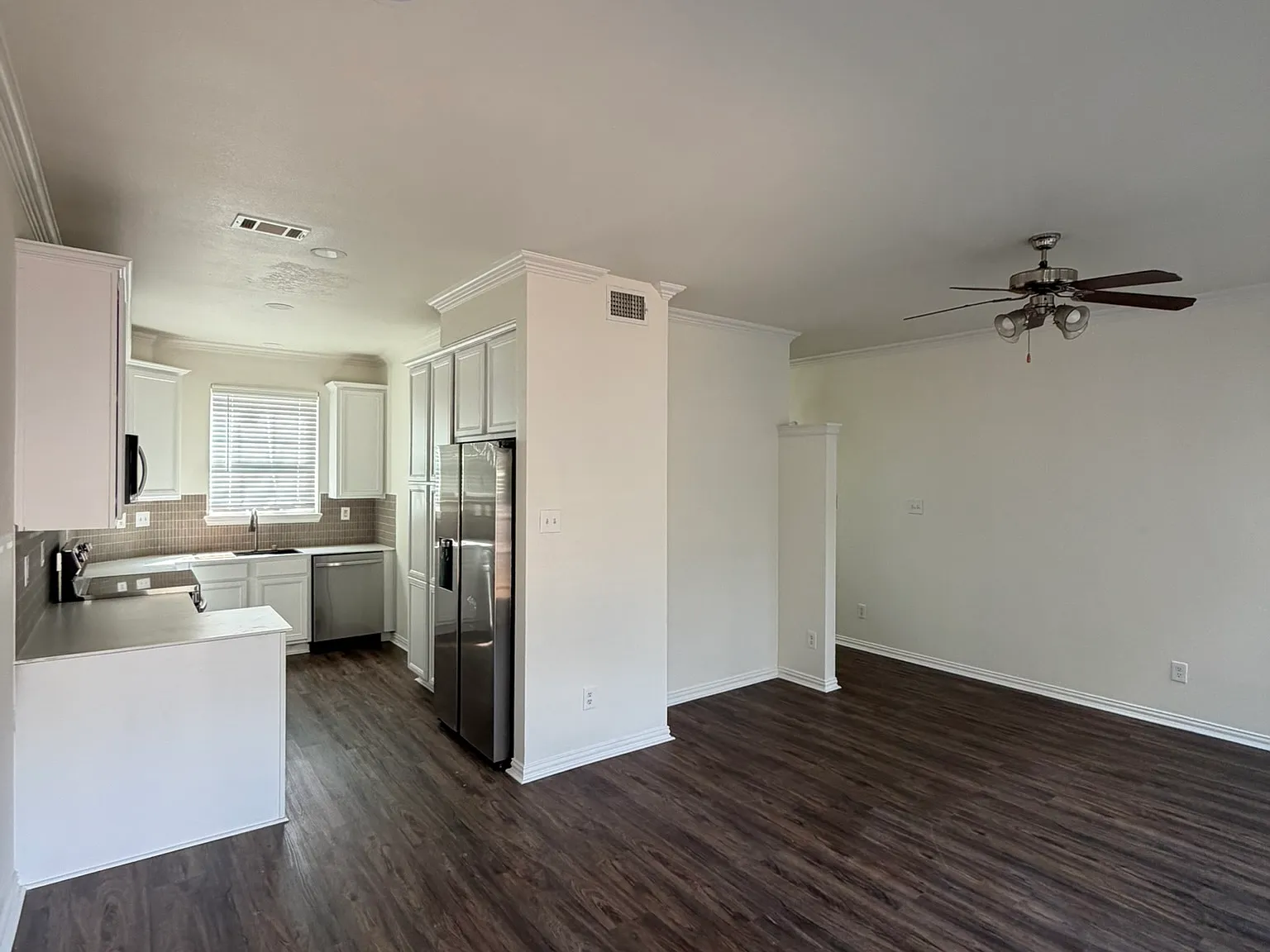 3 bed, 2.5 bath, 1340 sqft, $2,200 — Photo 4