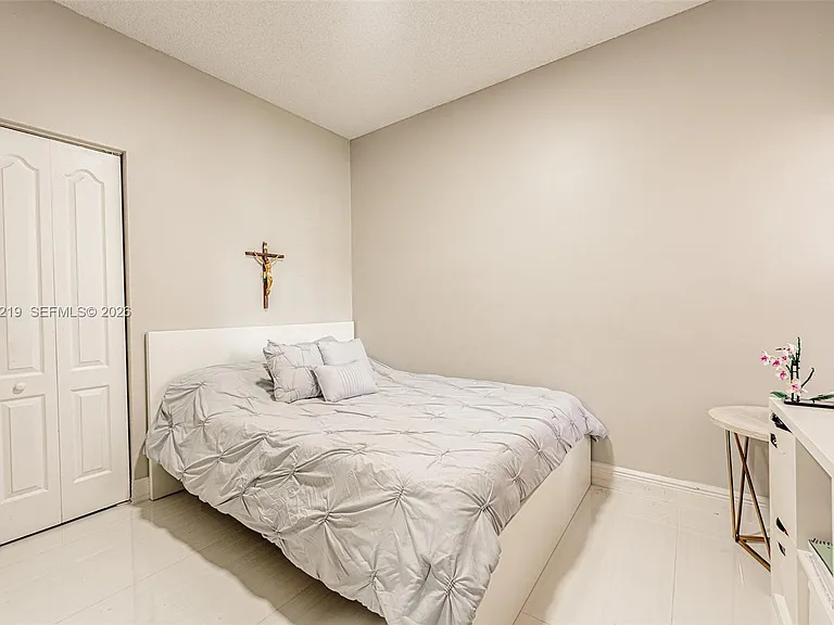 10297 SW 162nd Ct — Photo 10