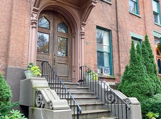4 Washington Pl, Troy, NY 12180