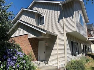 8858 Midvale Ave N, Seattle, WA 98103