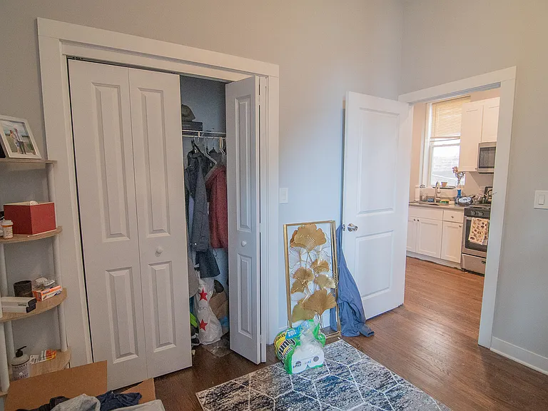 859 N Marshfield Ave #1R — Photo 11