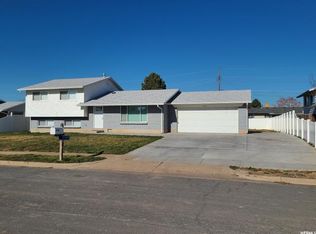 1918 John St, Layton, UT 84041