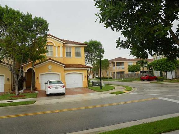 2nd image of 10851 NW 85th St