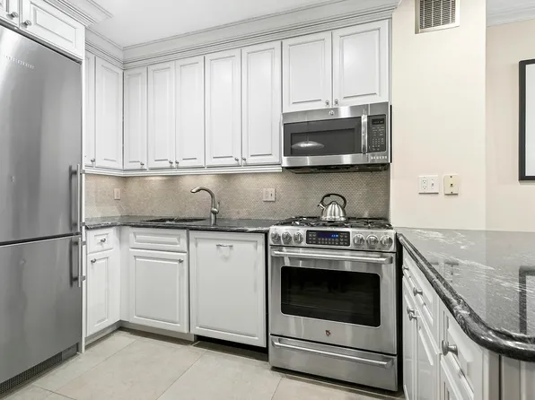 211 West 71st Street 2C image 3 of 7