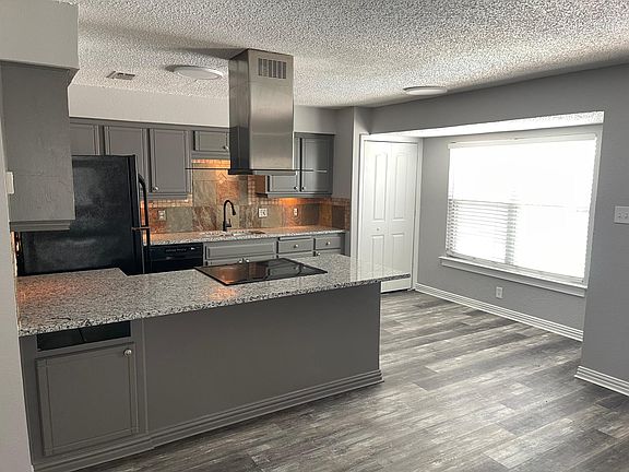 3rd image of 6517 Lyndale Dr