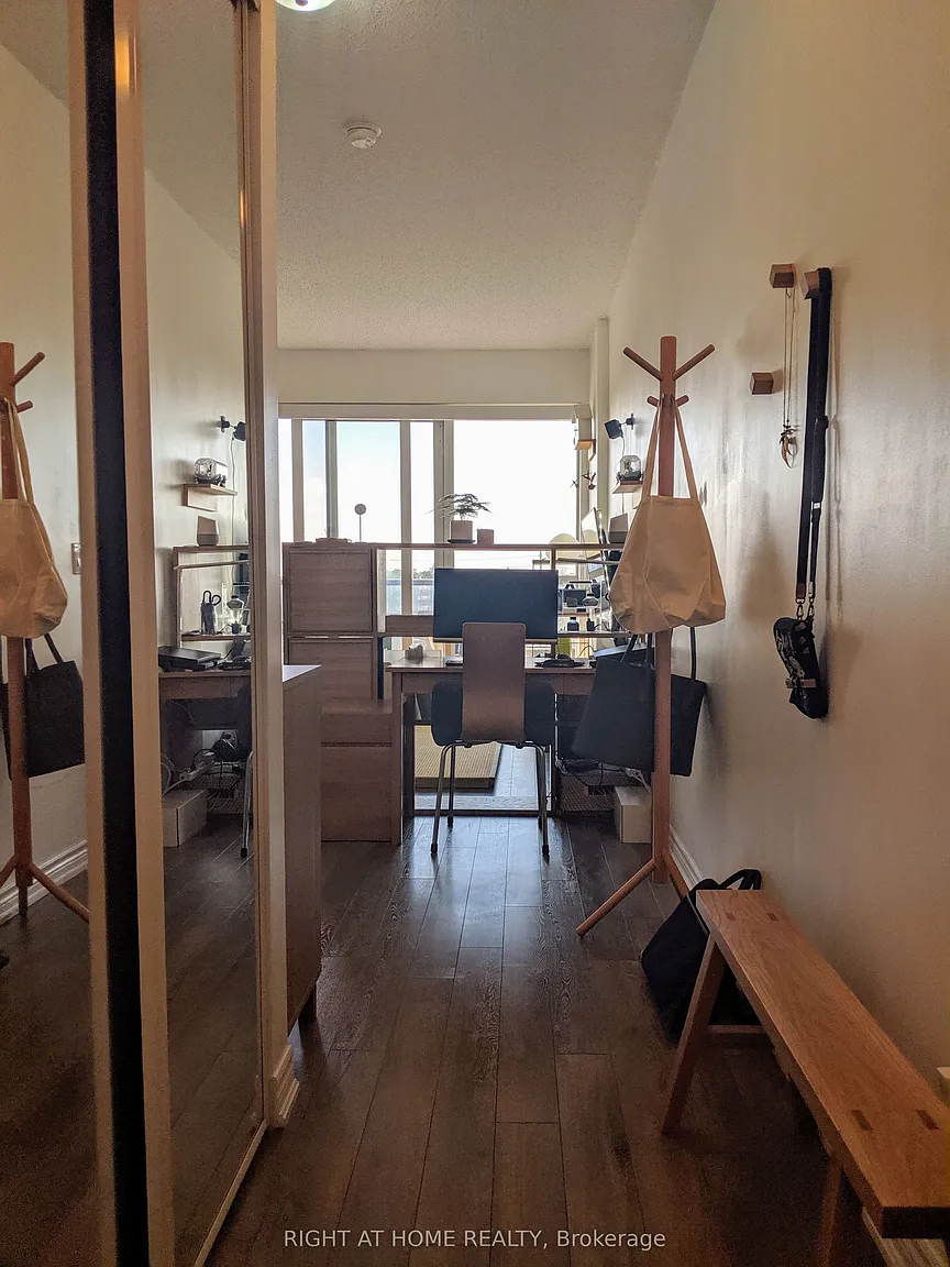 15 James Finlay Way #612 photo 1