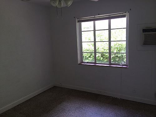 5th image of 417 SE 14th Ct APT 2