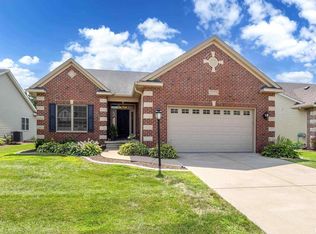 3163 Meridith Way, Bettendorf, IA 52722