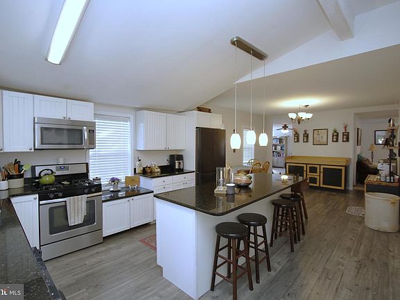 3rd image of 103 Hanley St