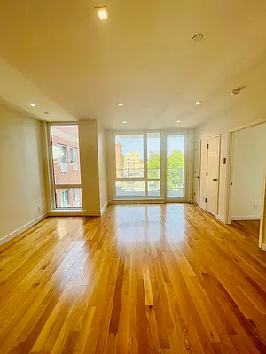 Rented by E Realty International Corp | media 10