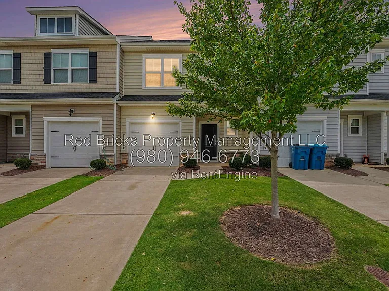 8151 Sheffield Dr — Photo 2