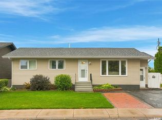 226 Dickey Cres, Saskatoon, SK S7L5N9