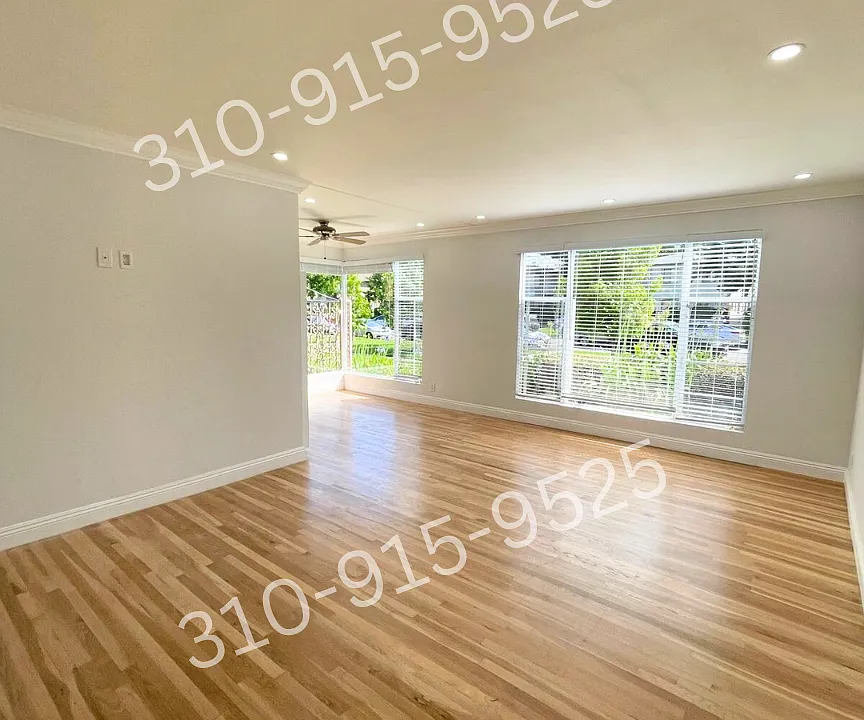 3172 S Barrington Ave #101