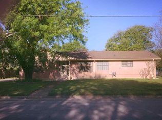 1002 S Harrison St, West, TX 76691