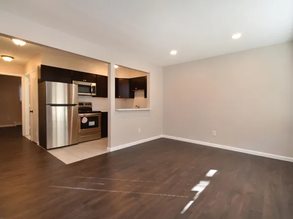 2241 Woodward Hts APT 203, Ferndale, MI 48220