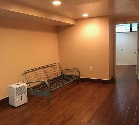 5th image of 922 Green St Floor 1