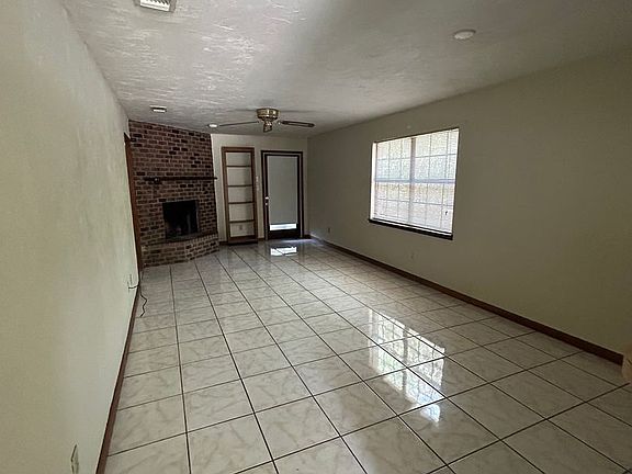 2nd image of 3247 Ginger Dr