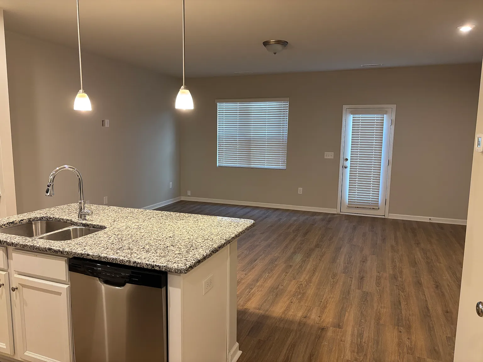 8925 Commons Townes Dr — Photo 3