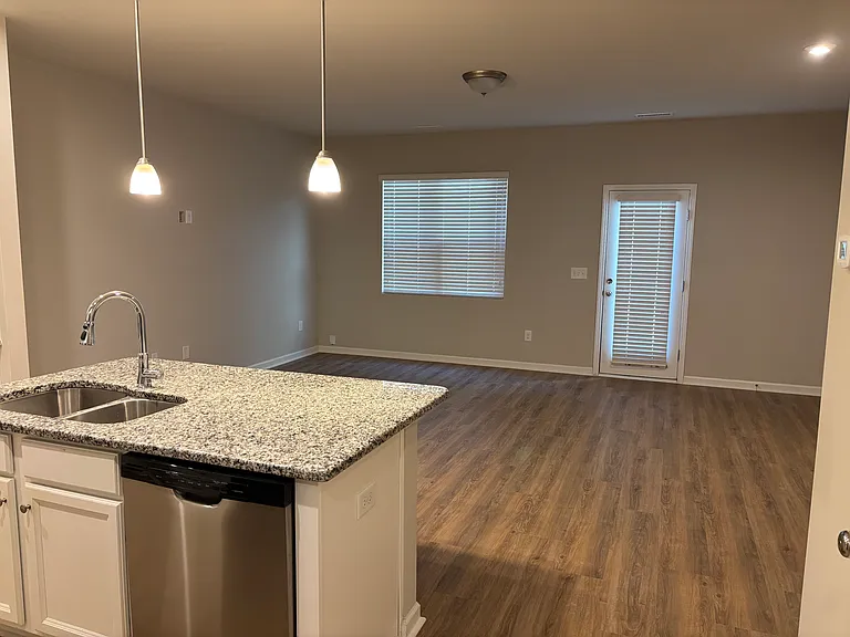 8925 Commons Townes Dr — Photo 3