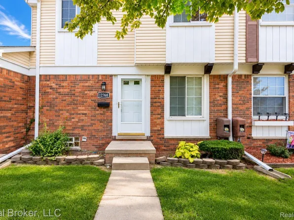 12768 Elaine Dr, Southgate, MI 48195