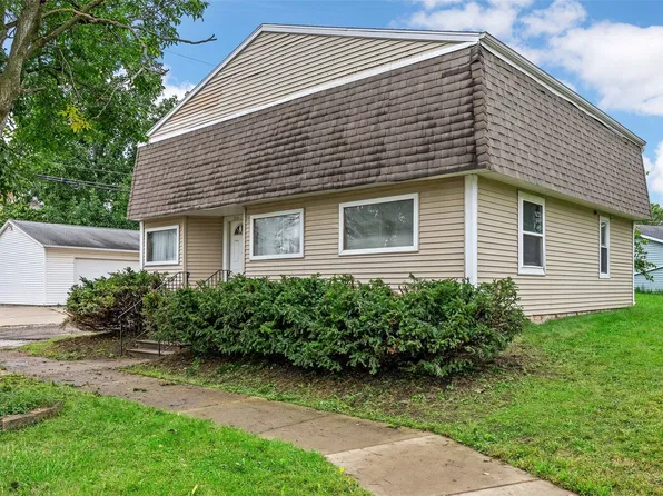 216 13th St NW, Cedar Rapids, IA 52405