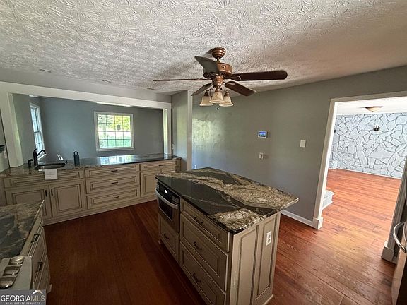 3rd image of 75 Price Dr W