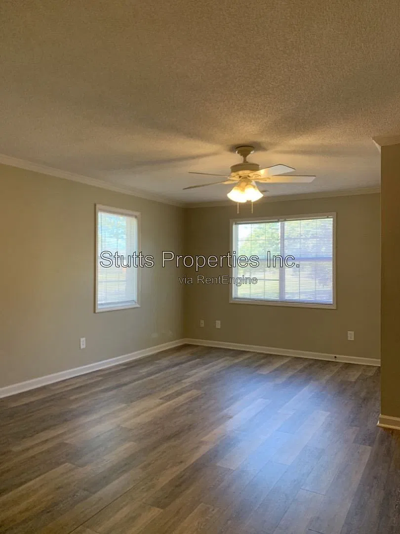 1 bed, 1.0 bath, $725 — Photo 2