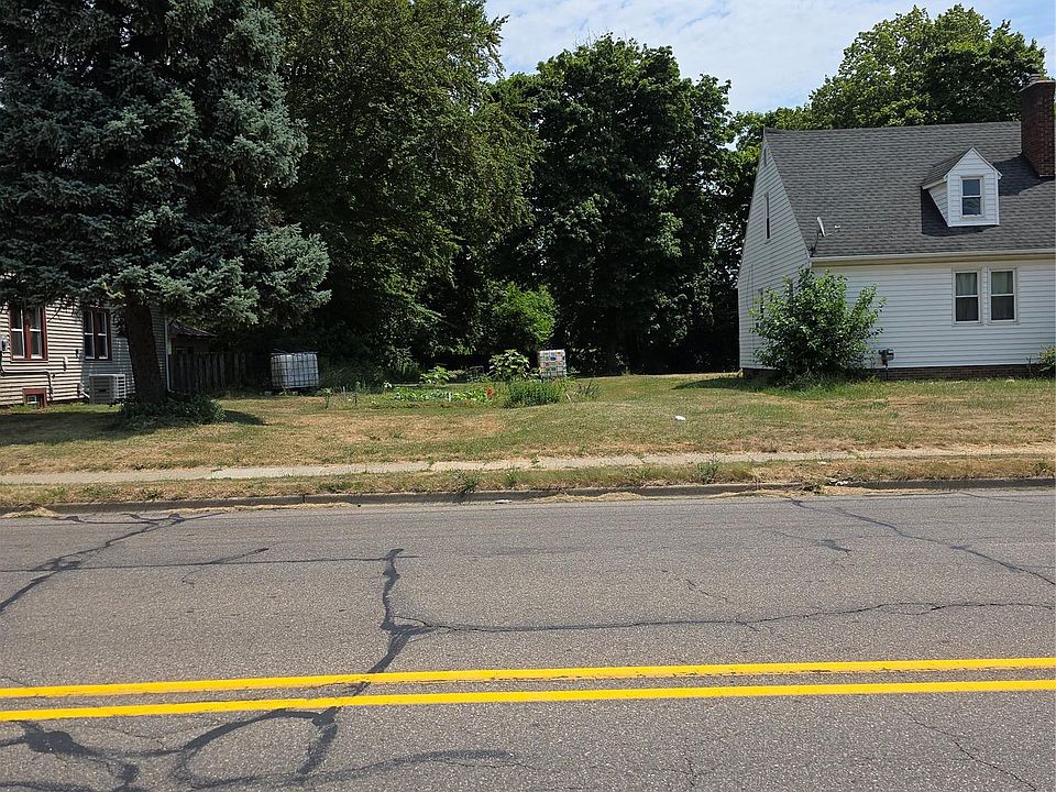 1st image of 1045 Ontario St