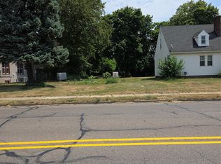 1045 Ontario St, Lansing, MI 48915