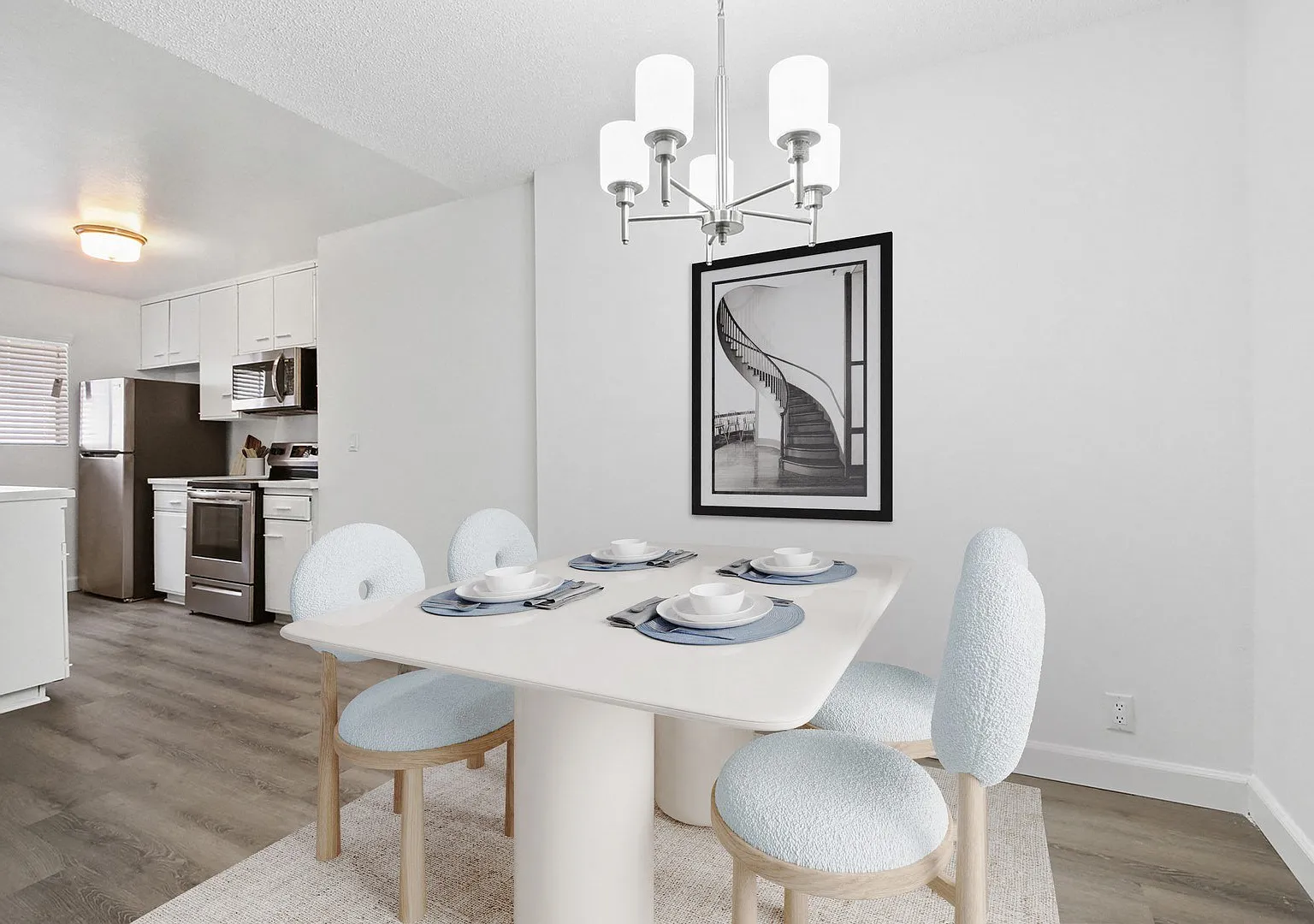 Bentley Avenue Apartments — Photo 4