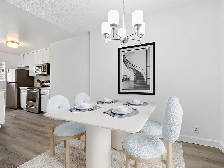 Bentley Avenue Apartments — Photo 4