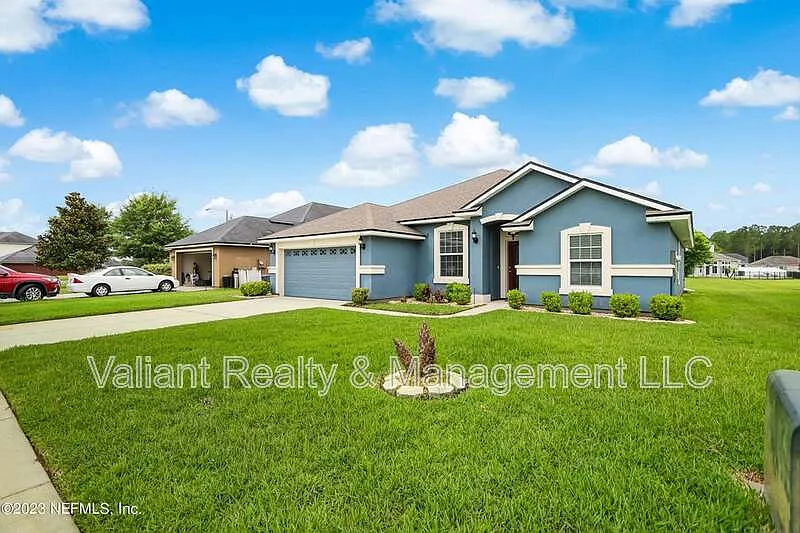 4 bed, 2.0 bath, 1885 sqft, $2,400 — Photo 3
